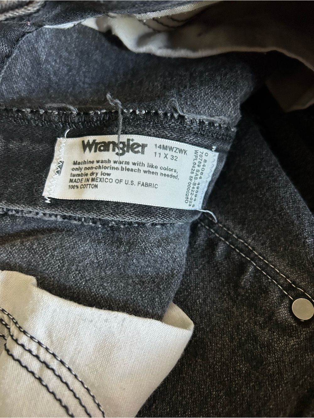 Wrangler Women’s Straight-Leg Jeans in Black - Picture 5 of 6